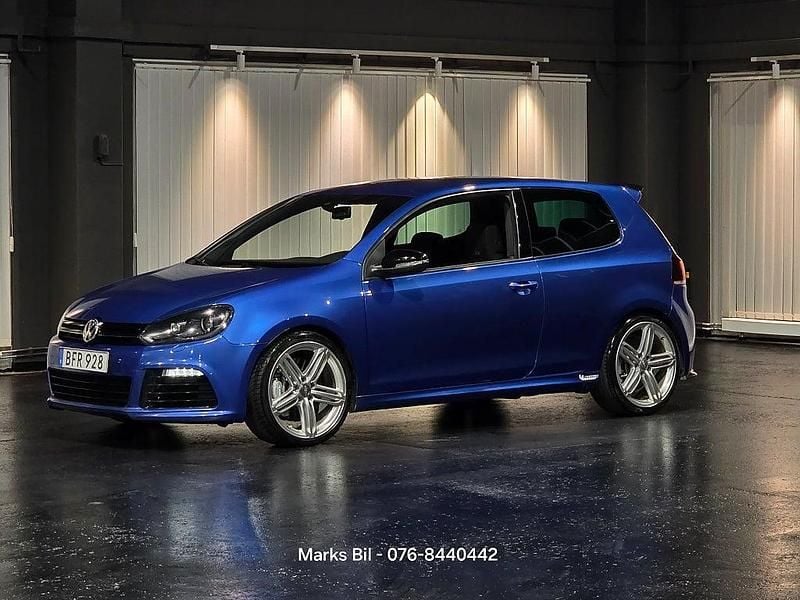 Begagnad VW Golf VI R 271 HK (199 kW) 2010 Blå Halvkombi