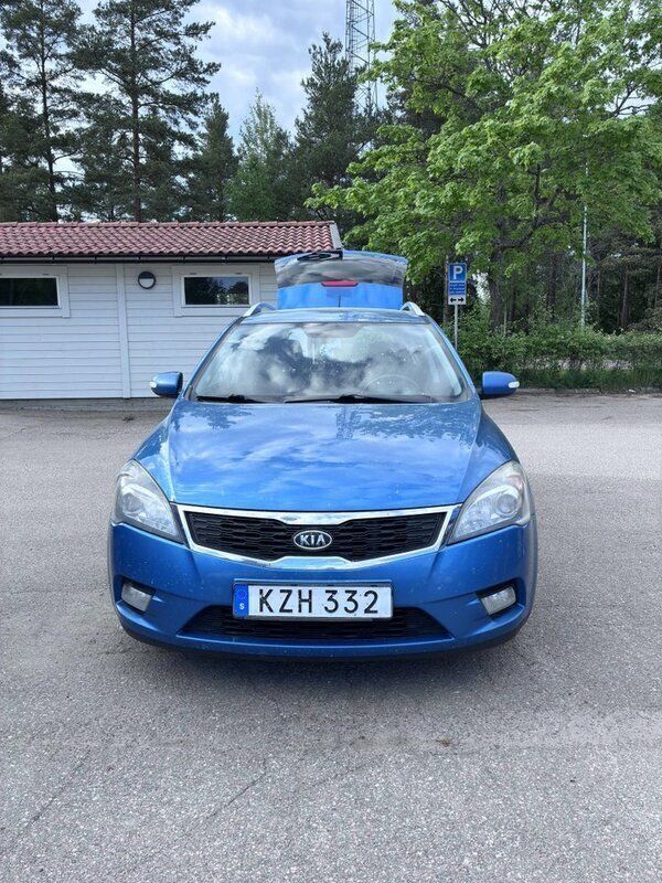 Blå Begagnad 2010 Kia Ceed Sportswagon 4 Kombi | 39 000 kr (Marknadspris) - Bild 1/4