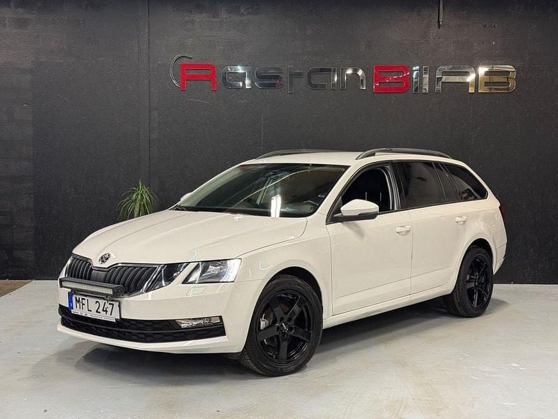 Vit Begagnad 2018 Skoda Octavia Kombi | 129 000 kr (Bra pris) - Bild 1/4