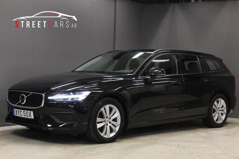 Svart Begagnad 2020 Volvo V60 Momentum Kombi | 234 900 kr (Marknadspris) - Bild 1/4