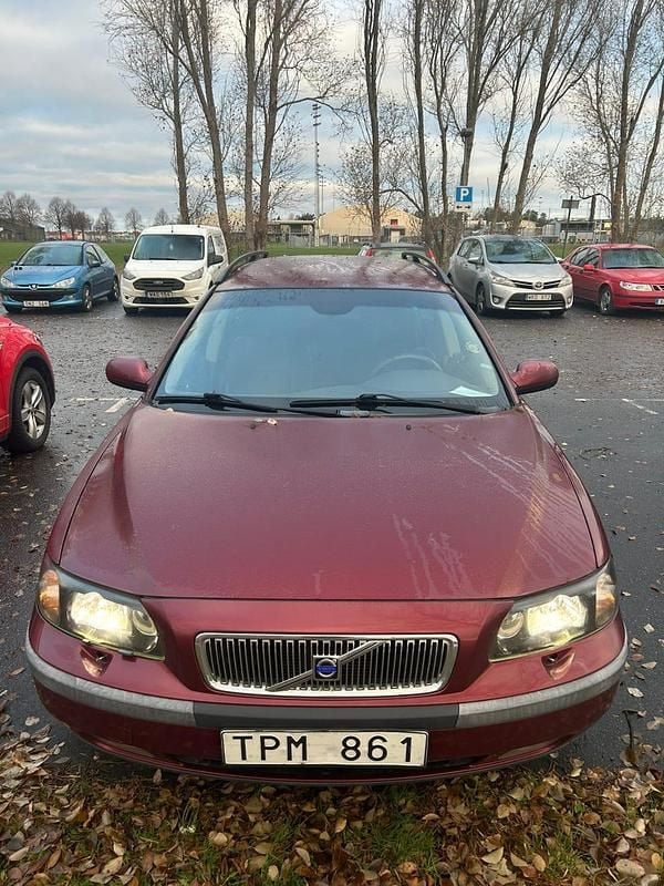 Begagnad 2003 Volvo V70 Kombi | 9 500 kr (Bra pris) - Bild 1/3