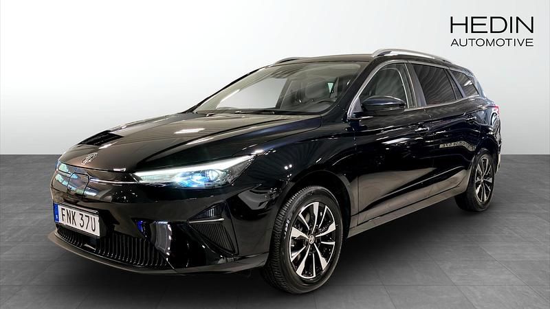 Svart (black) Begagnad 2022 MG MG5 EV Comfort Kombi | 219 900 kr - Bild 1/4