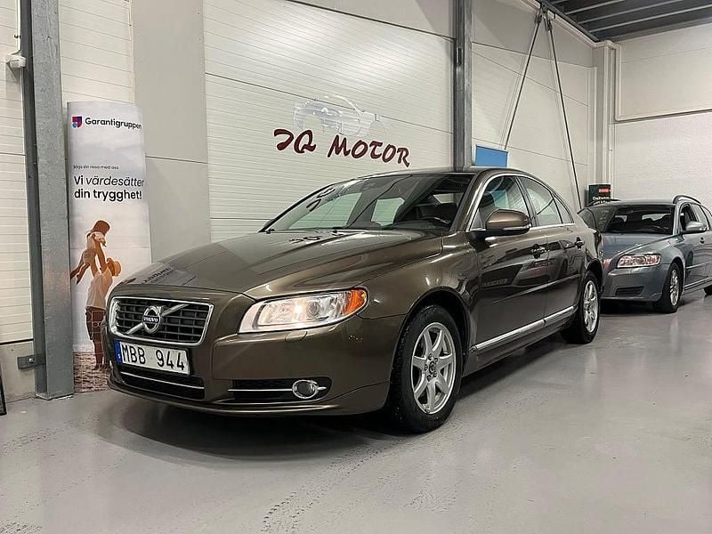 Brun Begagnad 2013 Volvo S80 Summum Sedan | 94 900 kr (Marknadspris) - Bild 1/4