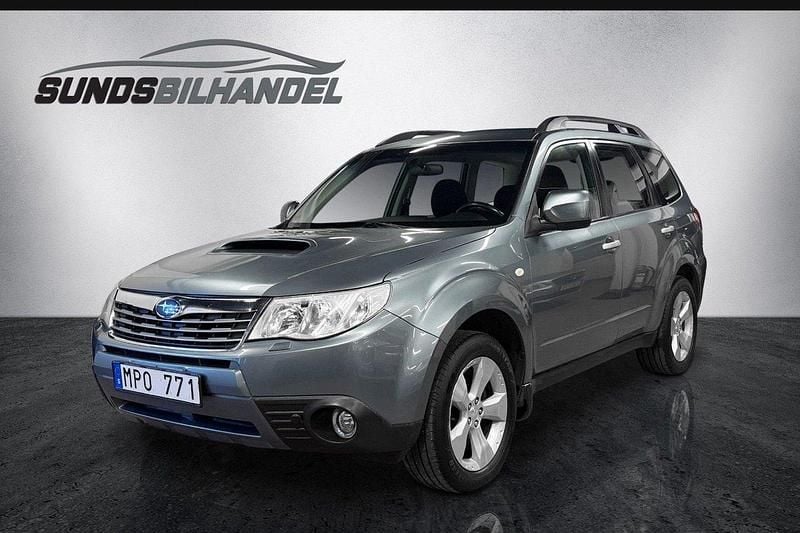 Ljusgrön Begagnad 2010 Subaru Forester SUV | 59 900 kr (Marknadspris) - Bild 1/4