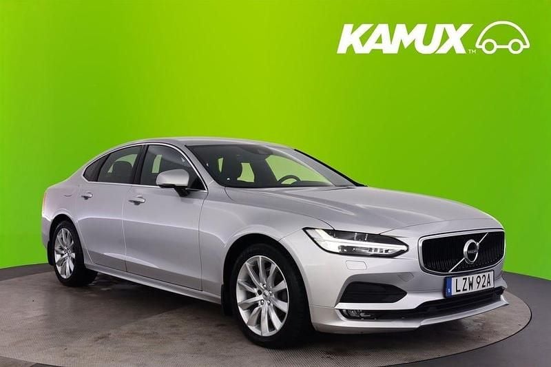 Silver/grå Begagnad 2020 Volvo S90 Momentum Sedan | 274 800 kr (Marknadspris) - Bild 1/4