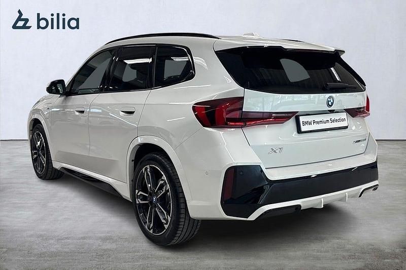 Begagnad BMW X1 M Sport 245 HK (180 kW) 2025 Mineralvit metallic SUV