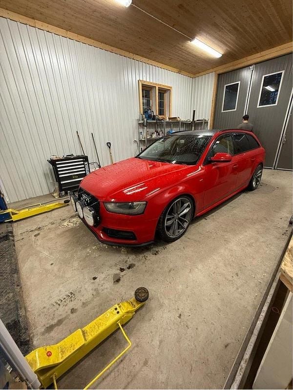 Röd Begagnad 2015 Audi A4 S-Line Kombi | 87 000 kr (Dyr) - Bild 1/1