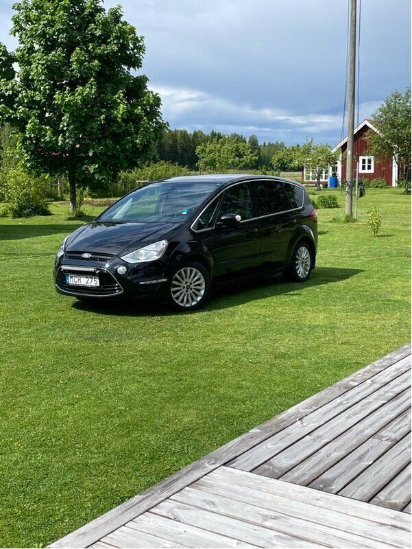Svart Begagnad 2013 Ford S-MAX Business Edition Minibuss | 60 000 kr (Marknadspris) - Bild 1/4