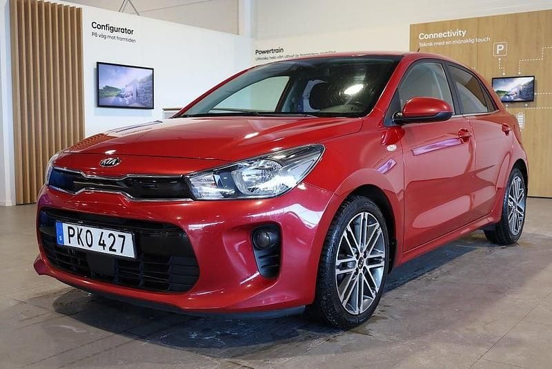 Begagnad Kia Rio Advance 84 HK (61 kW) 2017 Röd (signal red metallic) Halvkombi