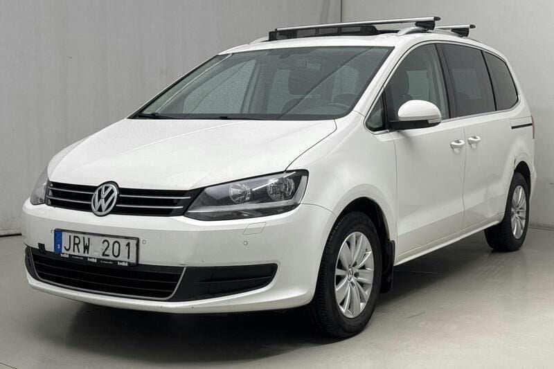 Vit Begagnad 2013 VW Sharan Minibuss | 85 000 kr (Superpris) - Bild 1/4