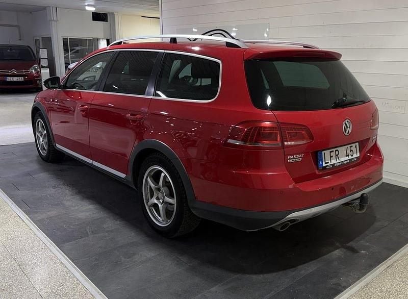 Begagnad VW Passat 177 HK (130 kW) 2013 Röd Kombi