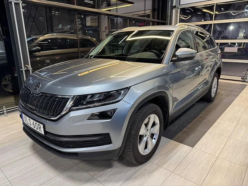 Grå Begagnad 2019 Skoda Kodiaq Business Line SUV | 329 900 kr (Marknadspris) - Bild 1/4