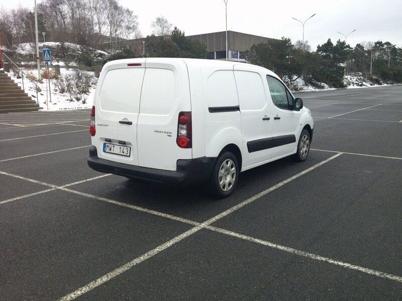 Vit Begagnad 2012 Peugeot Partner Minibuss | 49 900 kr (Lite dyr) - Bild 1/4