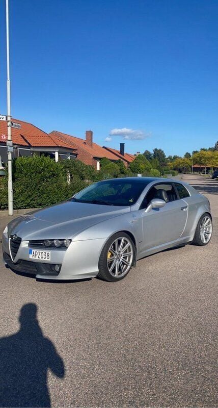 Grå Begagnad 2006 Alfa Romeo Brera Sportkupé | 99 000 kr - Bild 1/4