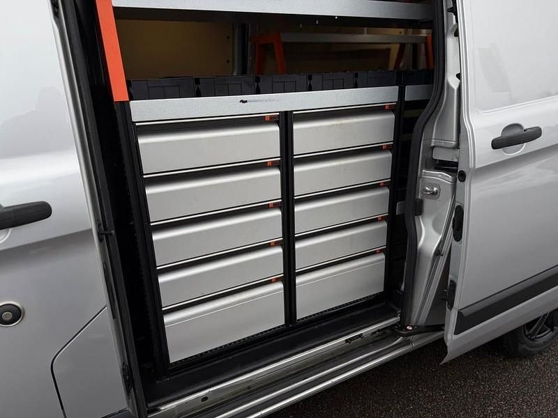 Begagnad Ford Transit Custom 131 HK (96 kW) 2020 Grå