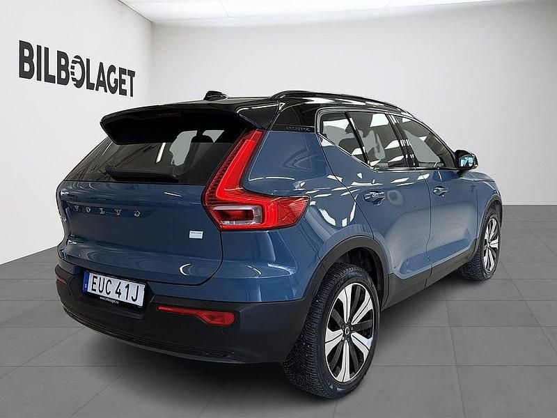 Begagnad Volvo XC40 Plus 175 kW (238 HK) 2022 Blå SUV