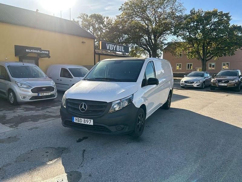 Vit Begagnad 2017 Mercedes Vito Minibuss | 132 000 kr (Superpris) - Bild 1/4