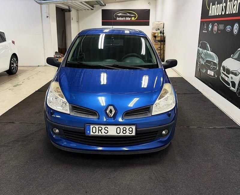 Begagnad Renault Clio R.S. 75 HK (55 kW) 2007 Mörkblå Halvkombi