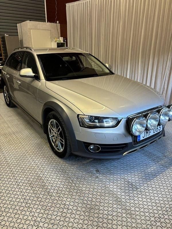 Silver Begagnad 2014 Audi A4 Allroad Comfort Kombi | 99 000 kr (Marknadspris) - Bild 1/4