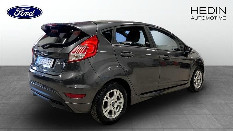 Begagnad Ford Fiesta ST-Line 101 HK (74 kW) 2017 Grå Halvkombi