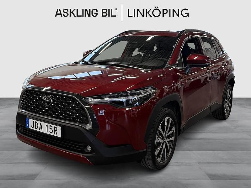 Röd Begagnad 2024 Toyota Corolla Cross Style SUV | 365 000 kr (Marknadspris) - Bild 1/4