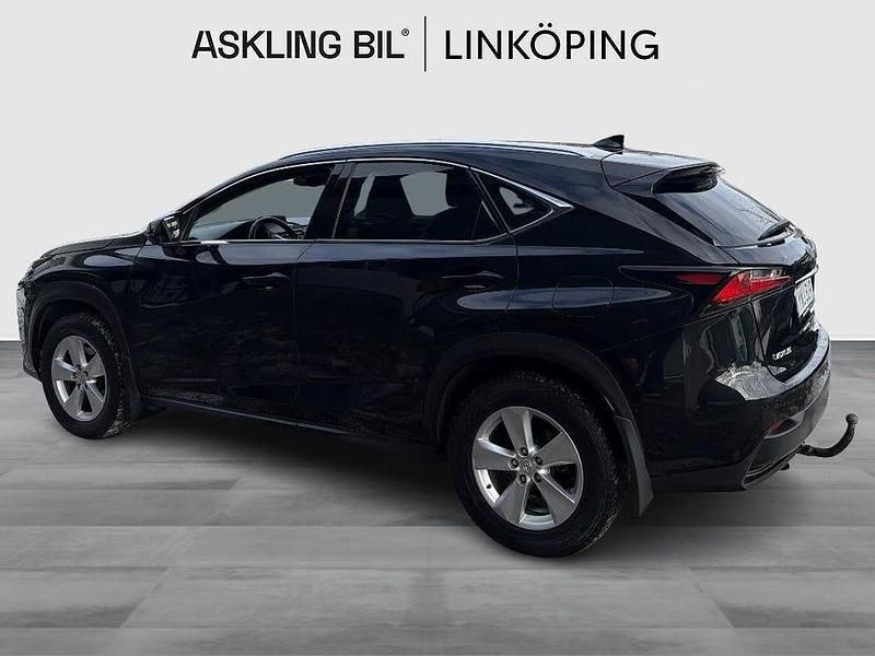 Begagnad Lexus NX300h Sport Line 197 HK (144 kW) 2017 Svart SUV