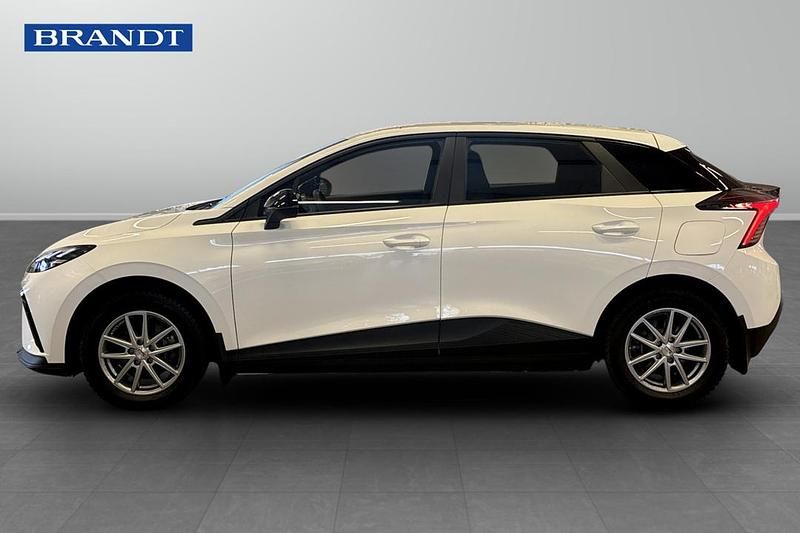 Begagnad MG MG4 EV 125 kW (171 HK) 2023 Vit Halvkombi