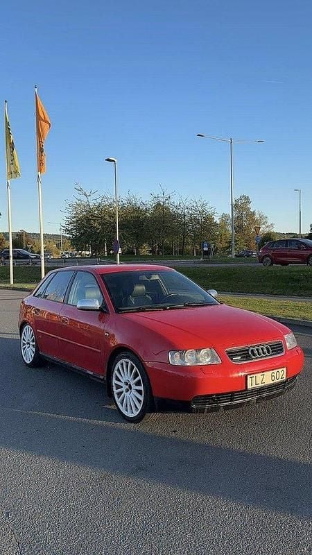 Röd Begagnad 2003 Audi A3 S-Line Halvkombi | 20 500 kr - Bild 1/4