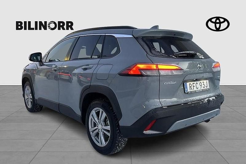 Begagnad Toyota Corolla Cross Executive 200 HK (147 kW) 2024 Grå SUV