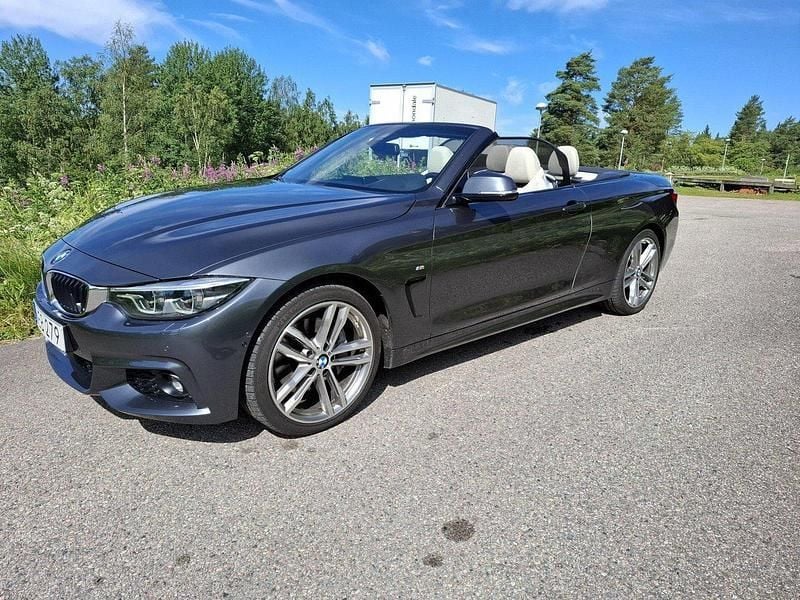 Grå Begagnad 2018 BMW 440 M Sport Cab | 445 000 kr (Superpris) - Bild 1/4