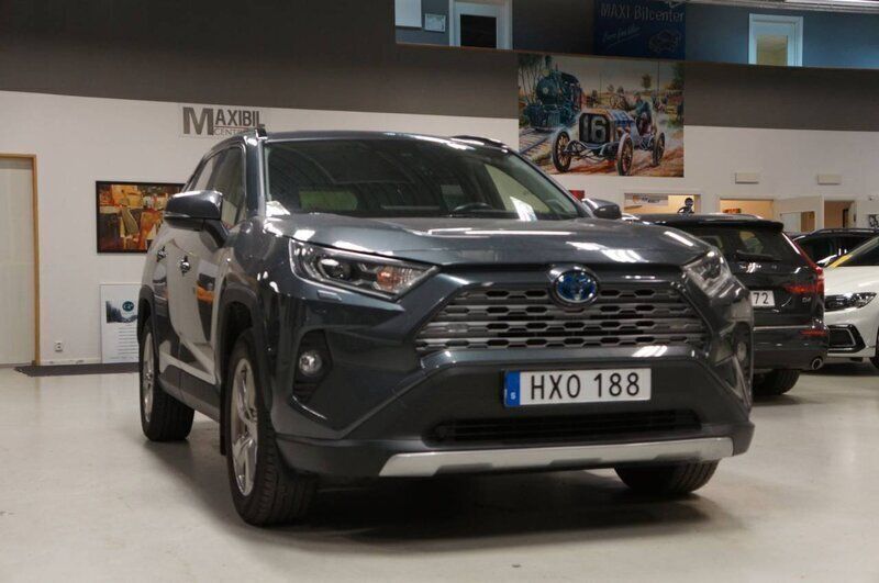 Begagnad Toyota RAV4 Hybrid Executive 222 HK (163 kW) 2019 Grå SUV