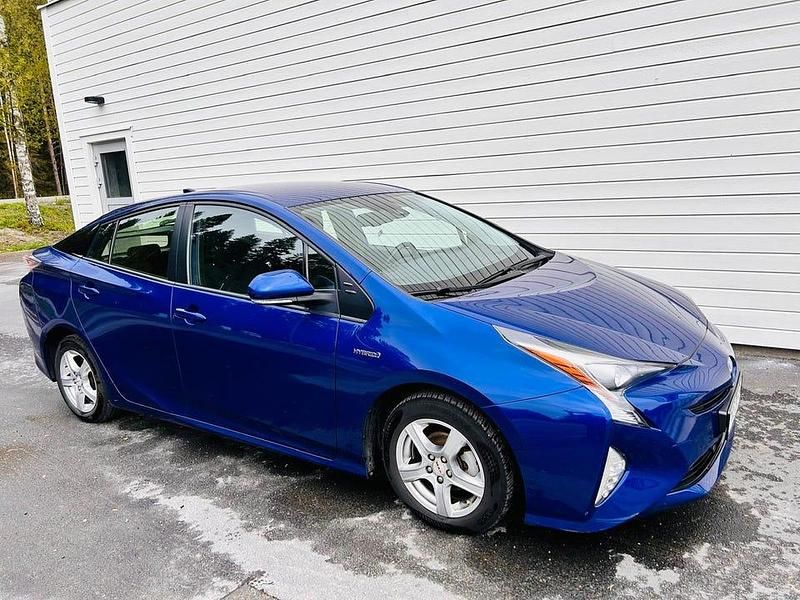 Begagnad 2016 Toyota Prius Halvkombi | 155 000 kr (Marknadspris) - Bild 1/4