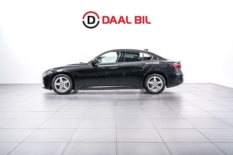 Begagnad Alfa Romeo Giulia Super 200 HK (147 kW) 2018 Svart Sedan