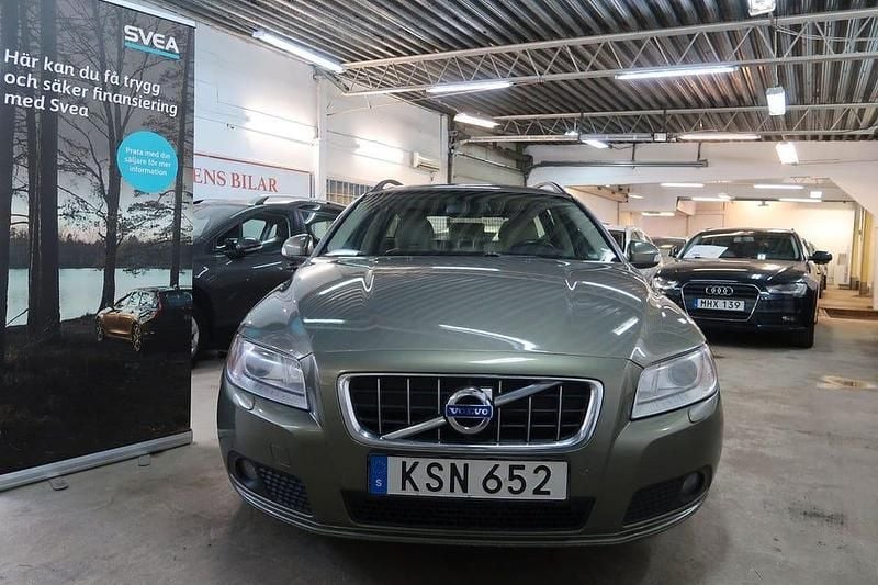 Grön Begagnad 2011 Volvo V70 Momentum Kombi | 49 900 kr (Bra pris) - Bild 1/4