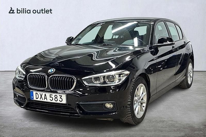 Svart Begagnad 2016 BMW 118 Advantage Halvkombi | 99 900 kr (Superpris) - Bild 1/3