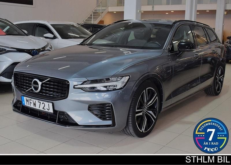 Grå (grå (osmium grey)) Begagnad 2020 Volvo V60 R-Design Kombi | 389 000 kr (Marknadspris) - Bild 1/4