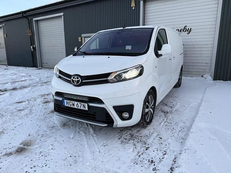Begagnad Toyota Proace 122 HK (89 kW) 2020 Vit Minibuss