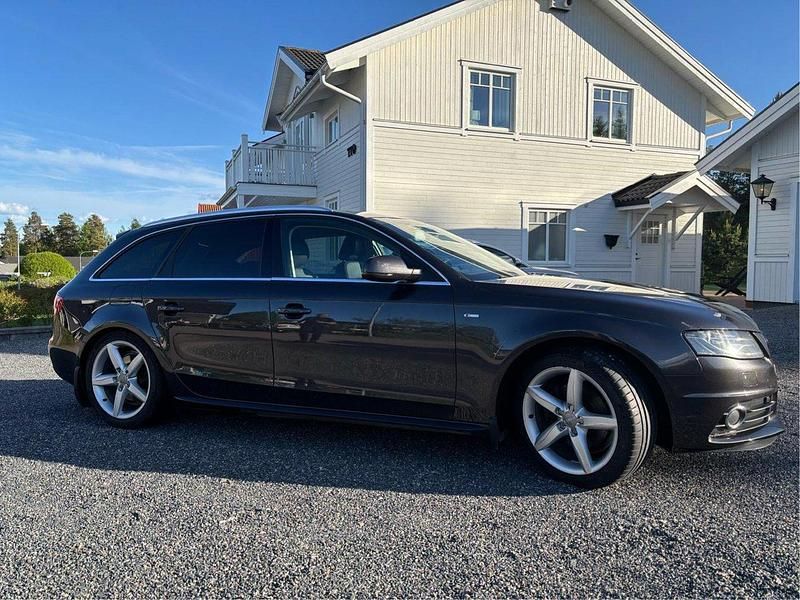 Grå Begagnad 2010 Audi A4 S-Line Kombi | 79 000 kr (Marknadspris) - Bild 1/4