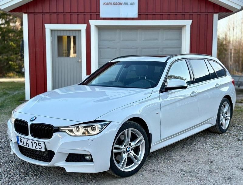 Vit Begagnad 2017 BMW 320 M Sport Kombi | 235 000 kr (Lite dyr) - Bild 1/4