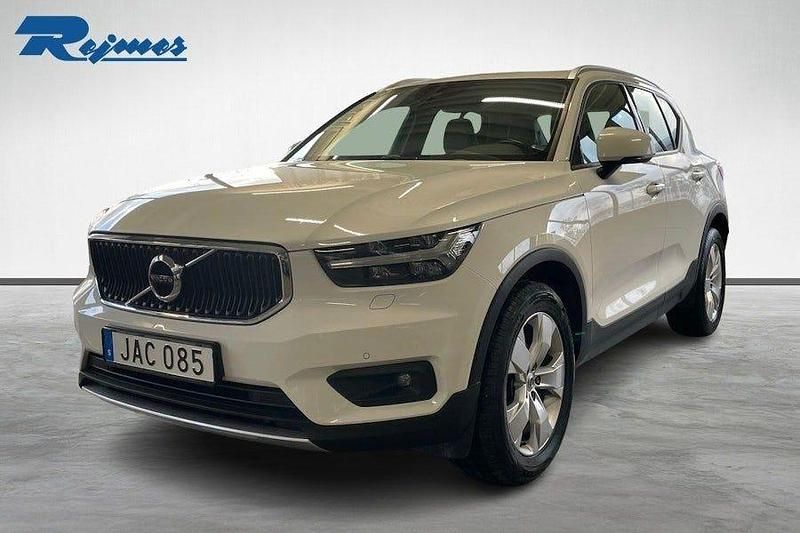 Vit Begagnad 2018 Volvo XC40 Momentum SUV | 229 800 kr (Marknadspris) - Bild 1/4