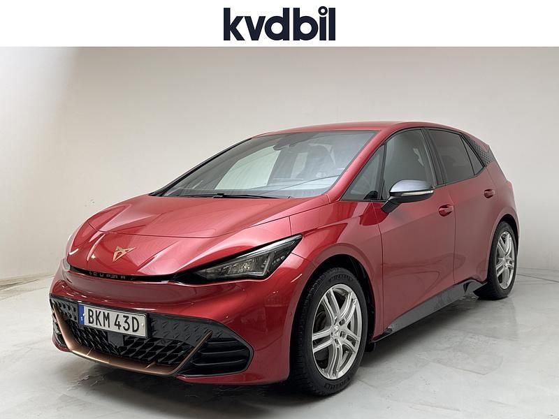 Röd Begagnad 2022 Cupra Born Halvkombi | 214 900 kr (Marknadspris) - Bild 1/3