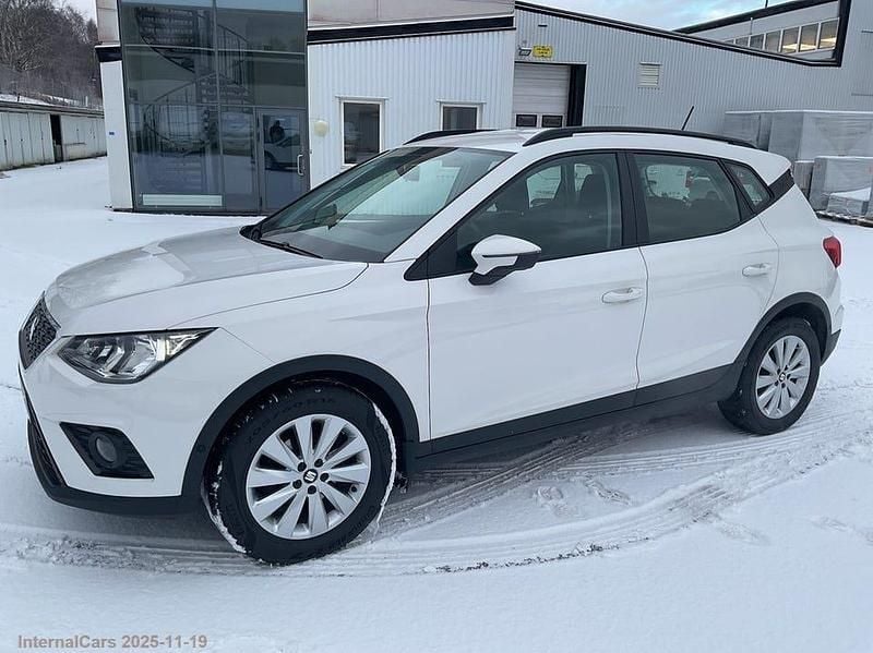 Vit Begagnad 2020 Seat Arona Style SUV | 93 500 kr (Superpris) - Bild 1/4