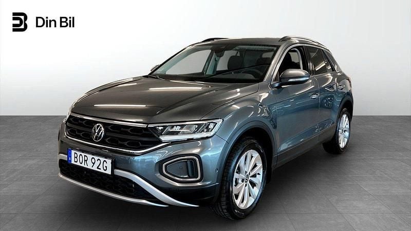 Grå Begagnad 2024 VW T-Roc Life SUV | 319 900 kr (Lite dyr) - Bild 1/4