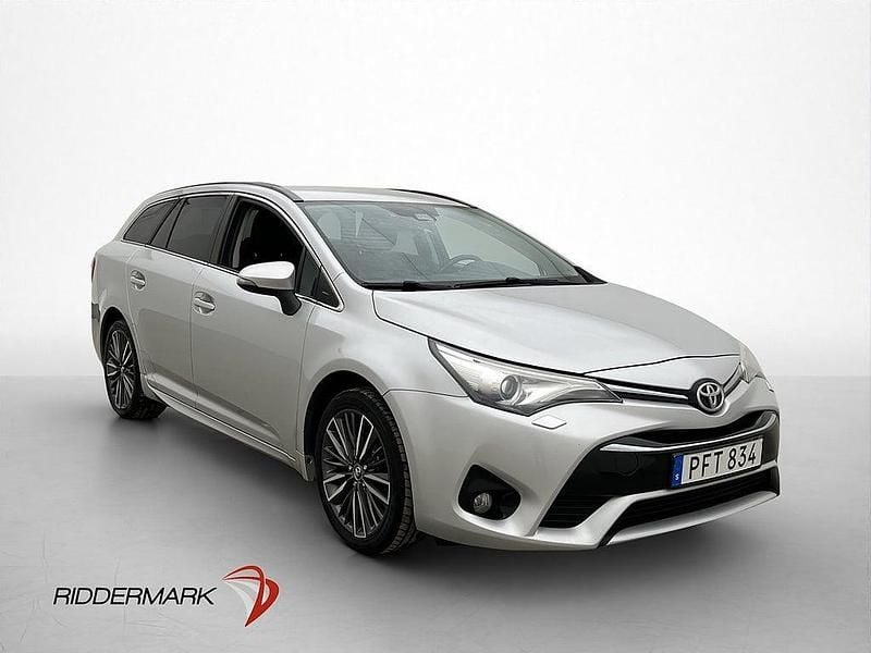 Begagnad Toyota Avensis Active 147 HK (108 kW) 2016 Silver Kombi