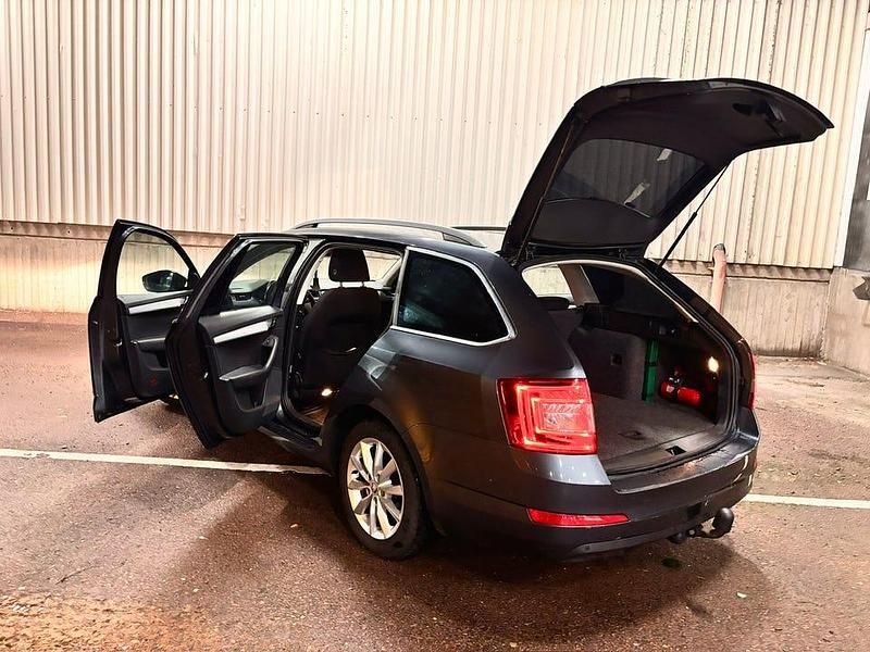 Begagnad 2015 Skoda Octavia Kombi | 87 000 kr (Marknadspris) - Bild 1/4