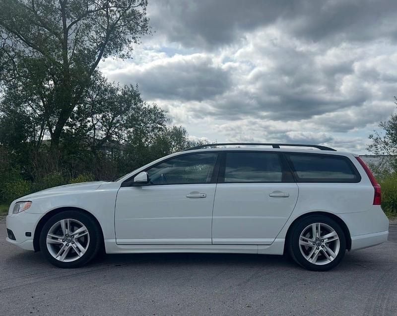 Begagnad 2013 Volvo V70 Kombi | 89 900 kr (Bra pris) - Bild 1/4