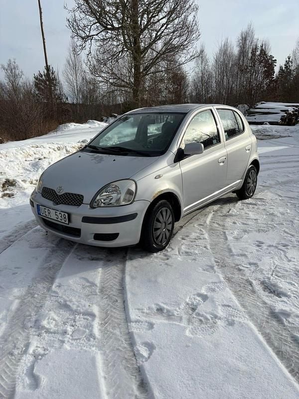 Begagnad Toyota Yaris 65 HK (47 kW) 2003
