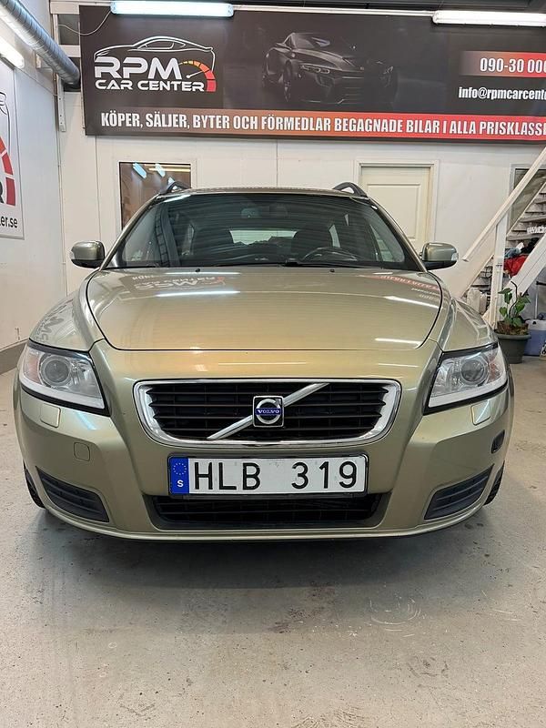 Begagnad Volvo V50 Kinetic 109 HK (80 kW) 2009 Grön Kombi