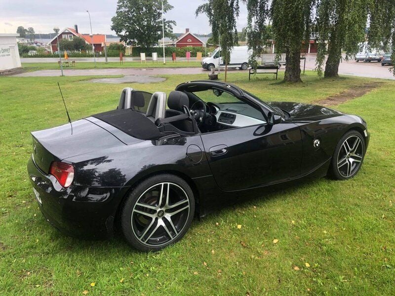 Begagnad BMW Z4 177 HK (130 kW) 2006 Svart Cab
