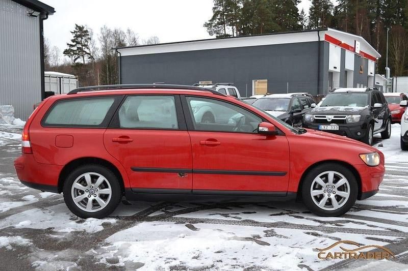 Begagnad Volvo V50 170 HK (125 kW) 2007 Röd Kombi